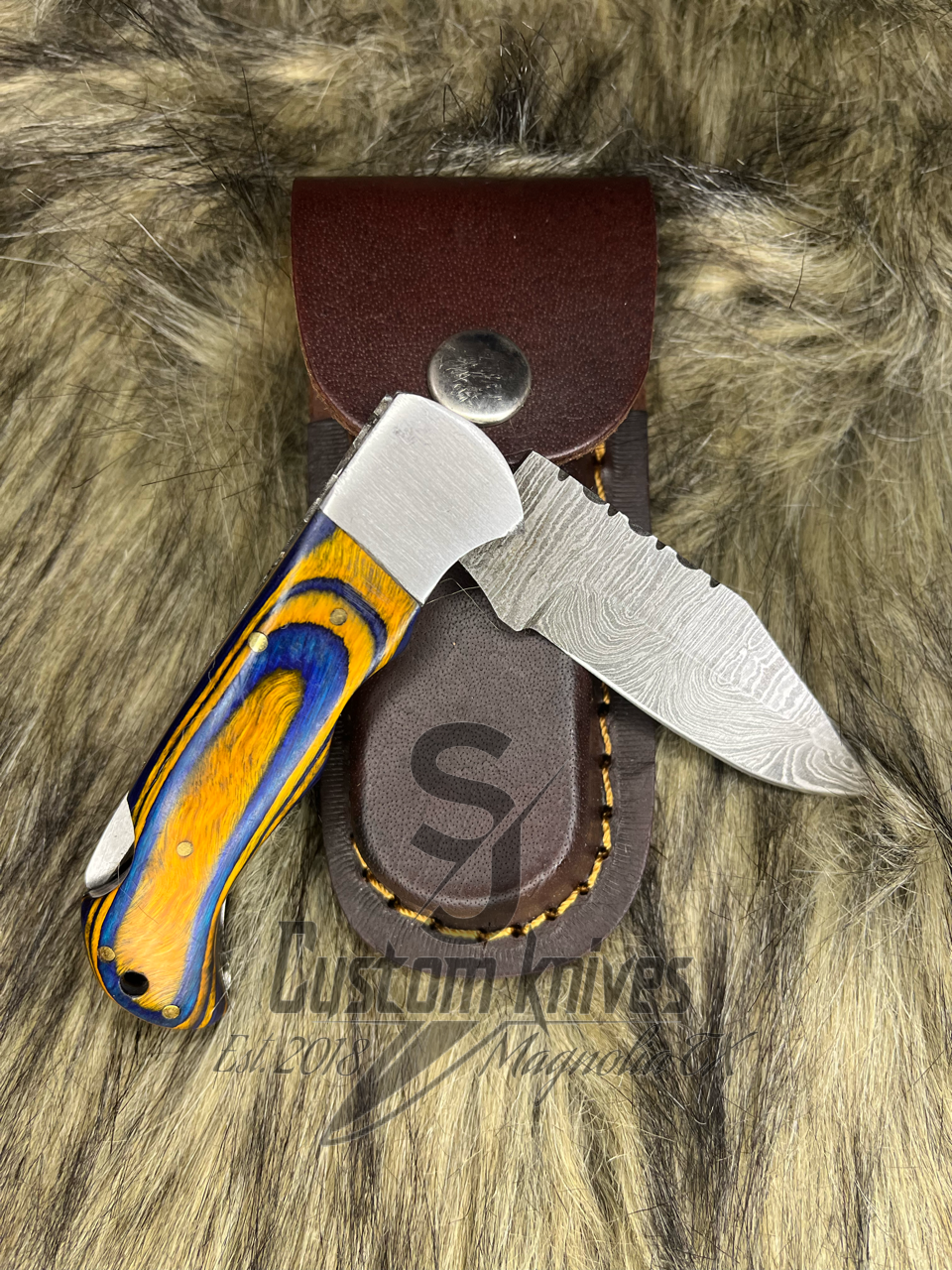 Damascus steel folding pocket knife – yellow/blue Hardwood