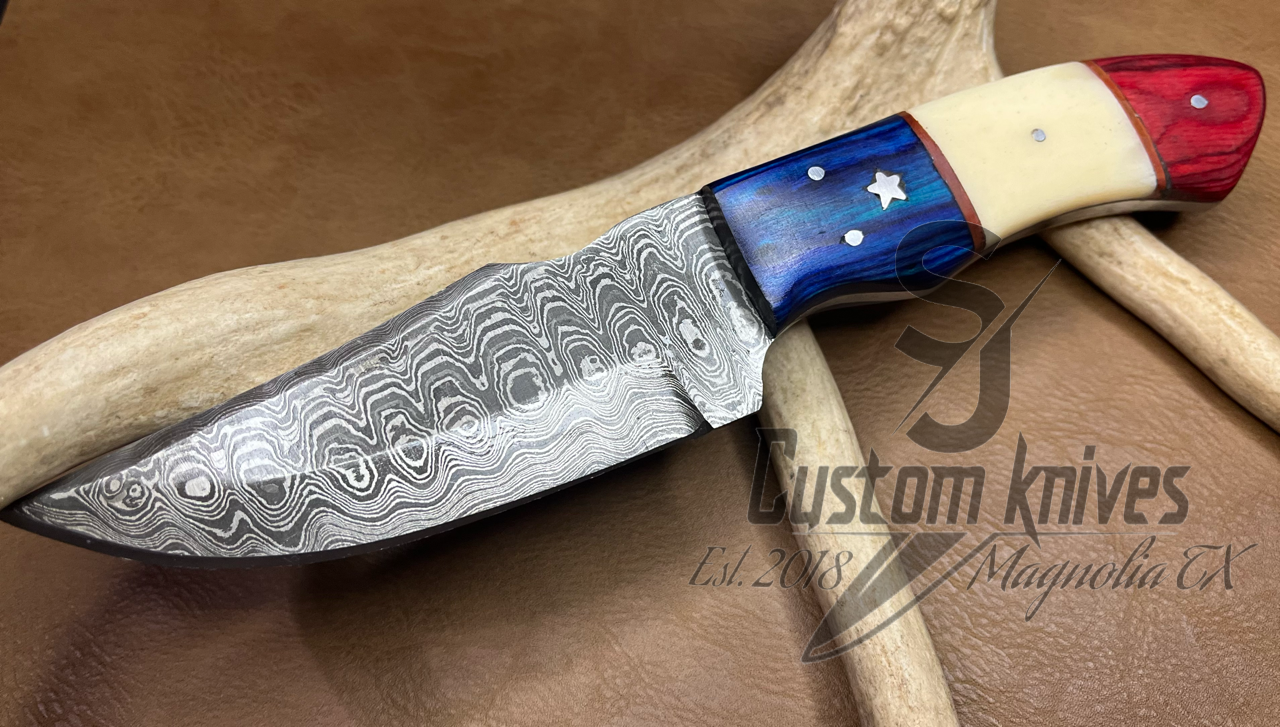 USA Damascus fixed blade - hardwood/bone