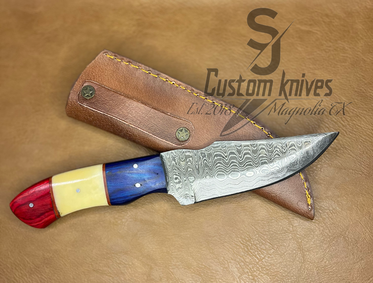 USA Damascus fixed blade - hardwood/bone